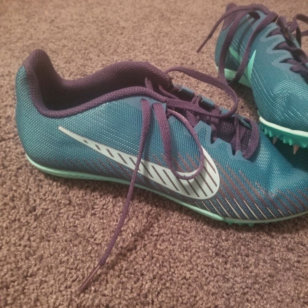 Brand New Nike Running Cleats. Size 9.5 - Picture 1 of 5
